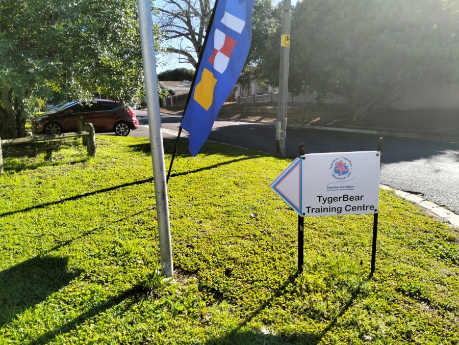 To Let commercial Property for Rent in Loevenstein Western Cape